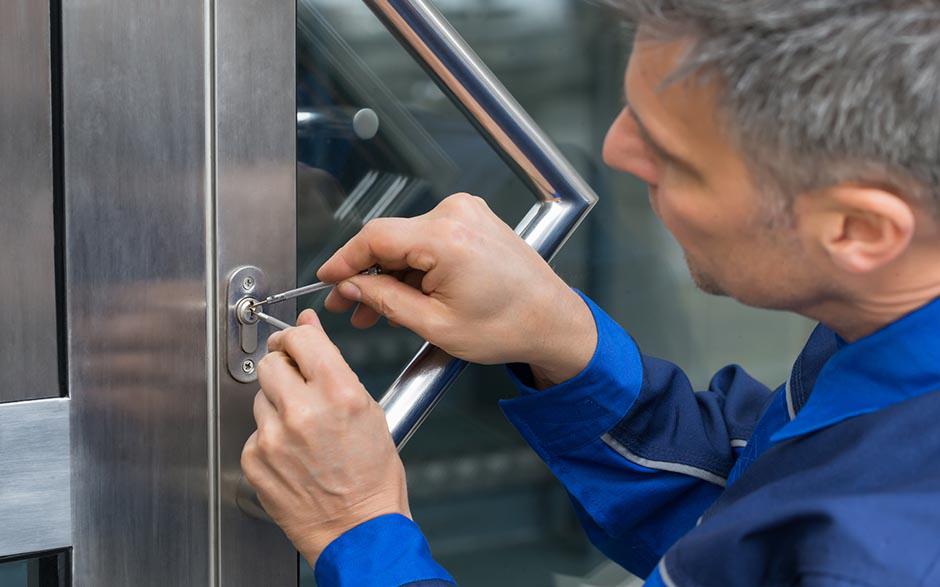 ouverture porte claquée Trets